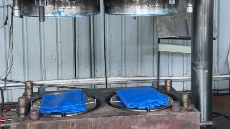 PET电子托盘模具：关键参数解析与选型要点**