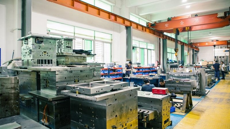 级进模加工一条龙服务：揭秘高效模具制造的秘密