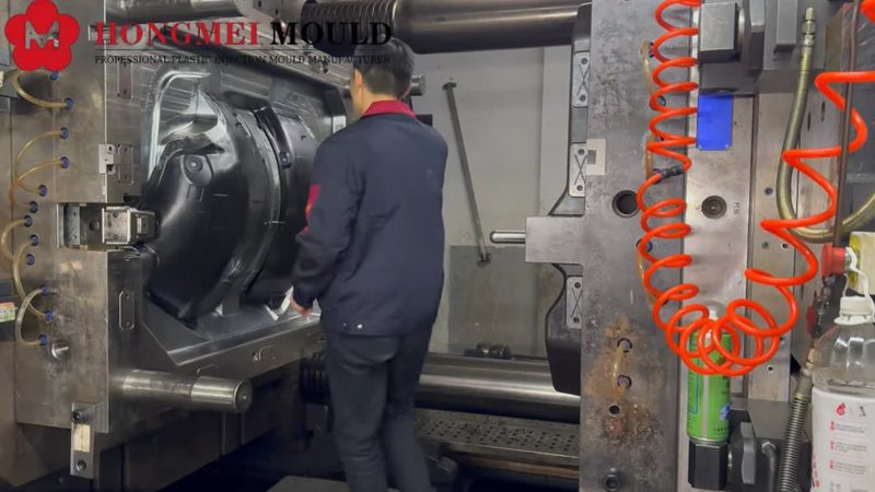 汽车连接器级进模：揭秘其核心工艺与选型要点**